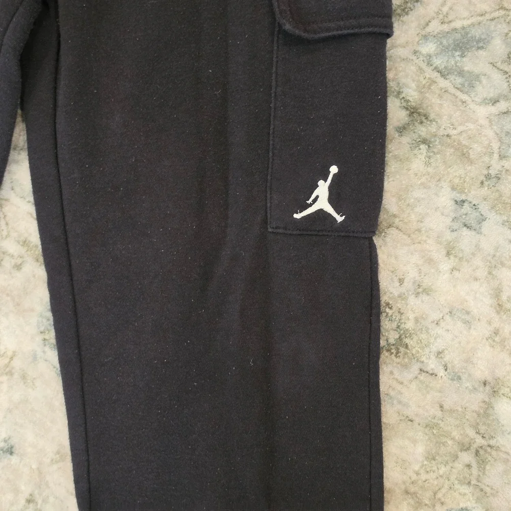 Jordan Boys XL Black Fleece Cargo Jogger Sweatpants Jumpman Logo 13-15 Years